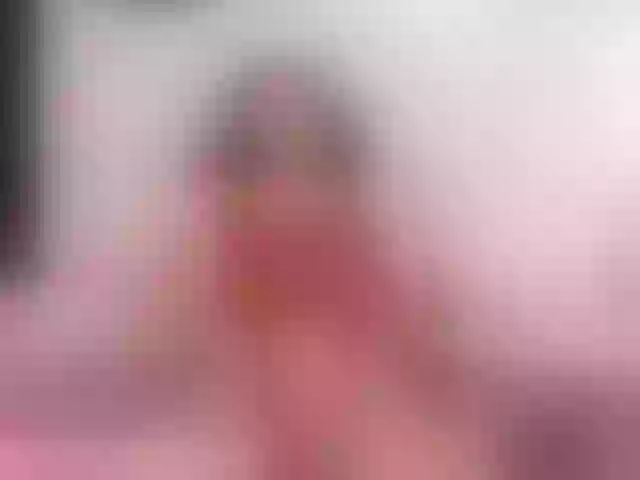Live sex webcam photo for RosyCameron #273266455