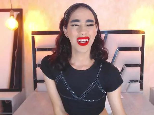 Live sex webcam photo for RosyCameron #273443241