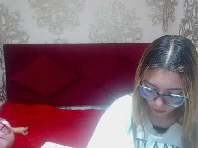 Live sex webcam photo for RousellVaads #288060403