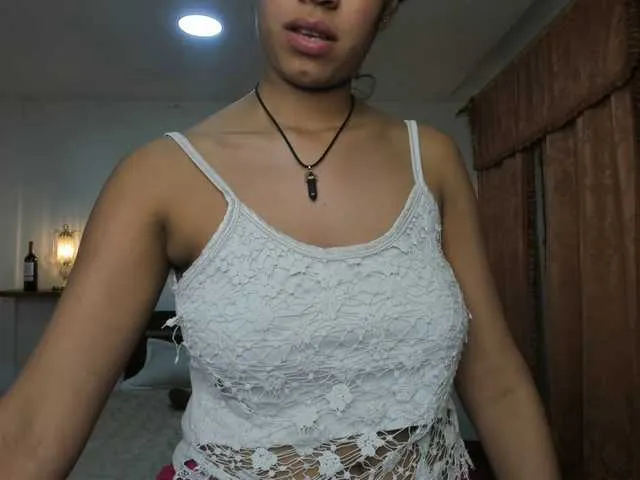 Live sex webcam photo for Rouss- #272772455