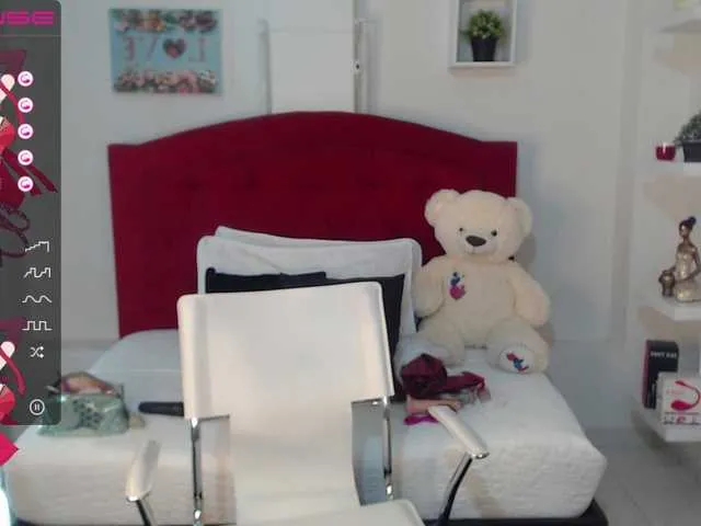 Live sex webcam photo for RoussMeyers #274631601