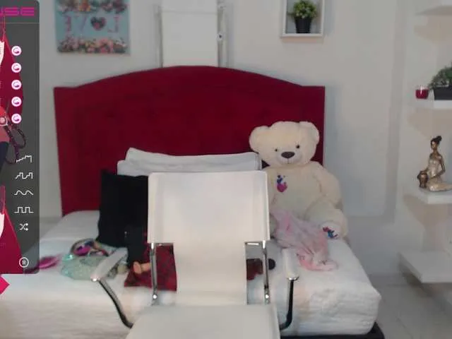 Live sex webcam photo for RoussMeyers #274653765