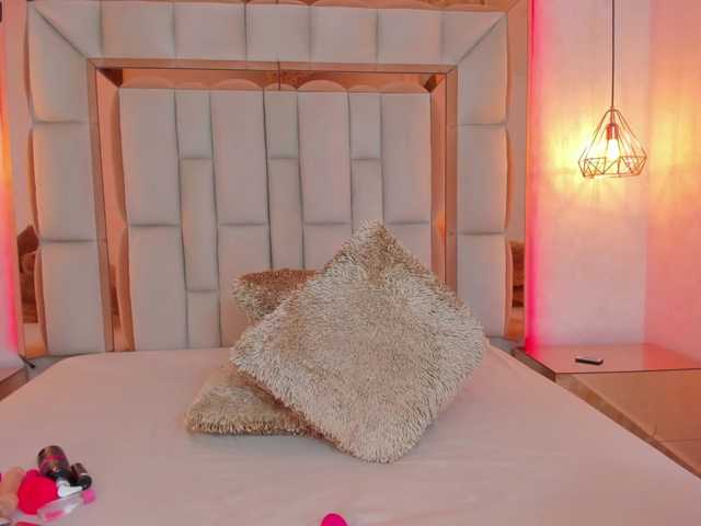 Live sex webcam photo for Rouxy-adams #274437923