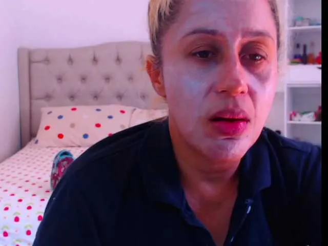 Live sex webcam photo for RoxanaMilf #273486976