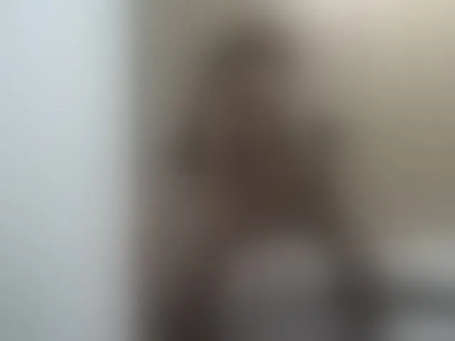 Live sex webcam photo for RoxanaMilf #293792423