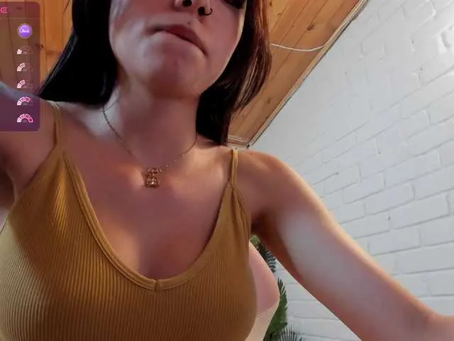 Live sex webcam photo for Roxanne-tay #290164101