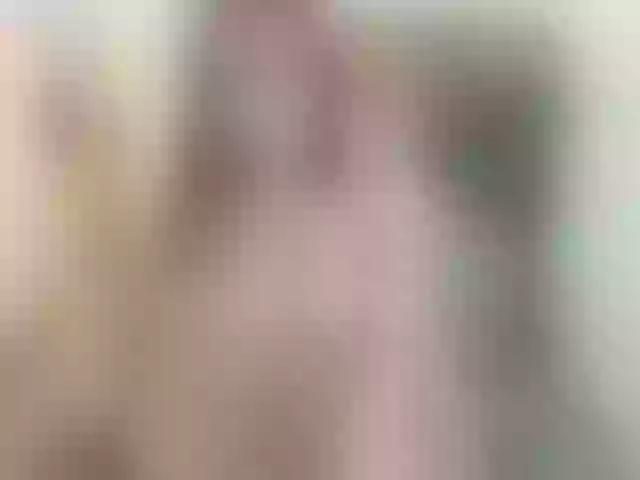 Live sex webcam photo for Roxanne-tay #290658699