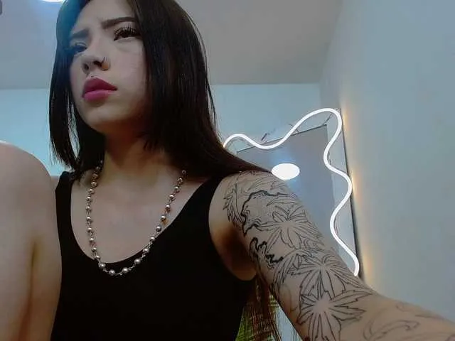 Live sex webcam photo for Roxanne-tay #290738053
