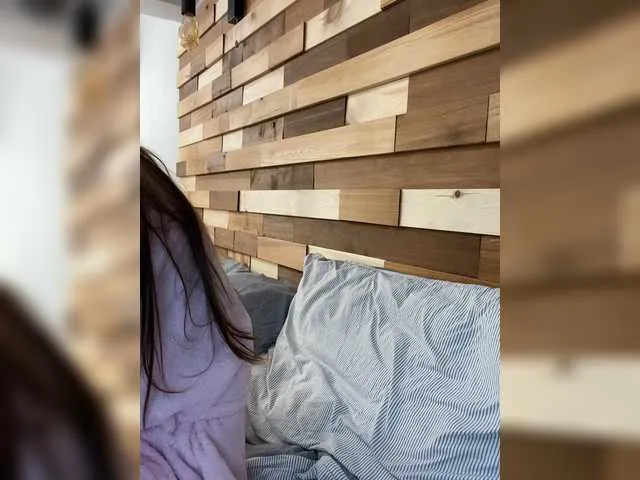 Live sex webcam photo for Roxanne2021 #271946169