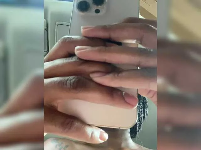 Live sex webcam photo for Roxxana-queen #290960293