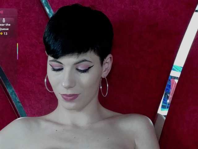 Live sex webcam photo for RoxxyRouge #292432335