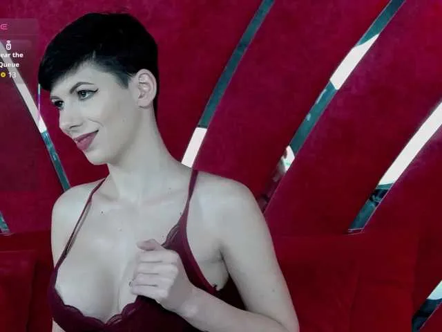 Live sex webcam photo for RoxxyRouge #292436221