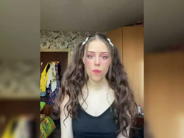 Live sex webcam photo for Roxy-Angel #274481489