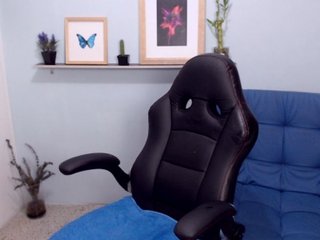 Live sex webcam photo for roxy-love #169084985