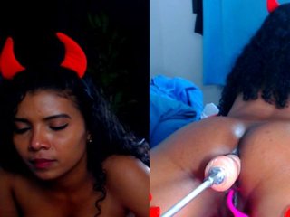 Live sex webcam photo for roxy-love #171557581