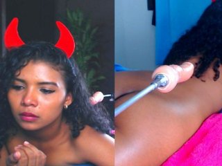 Live sex webcam photo for roxy-love #171582420