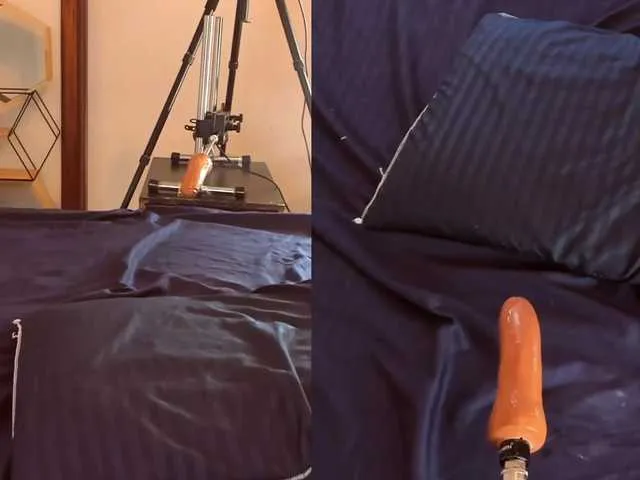 Live sex webcam photo for Roxy-Roxx #271772113