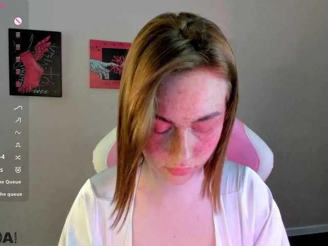 Live sex webcam photo for Roxy-Sunny #291305863