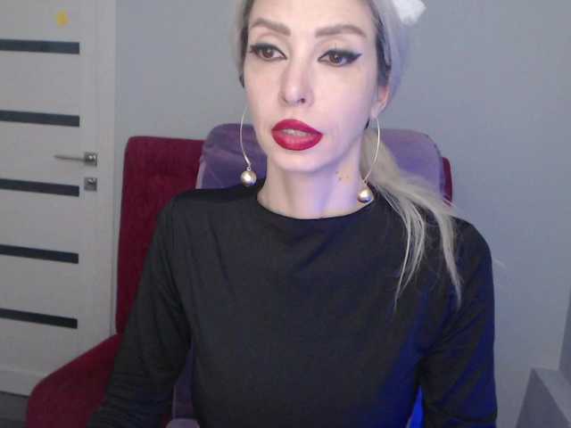 Live sex webcam photo for RoxySkyBlue #275679904