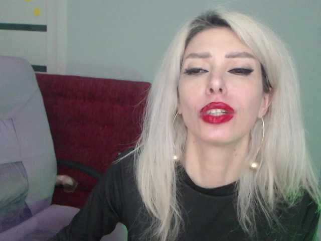 Live sex webcam photo for RoxySkyBlue #275730999