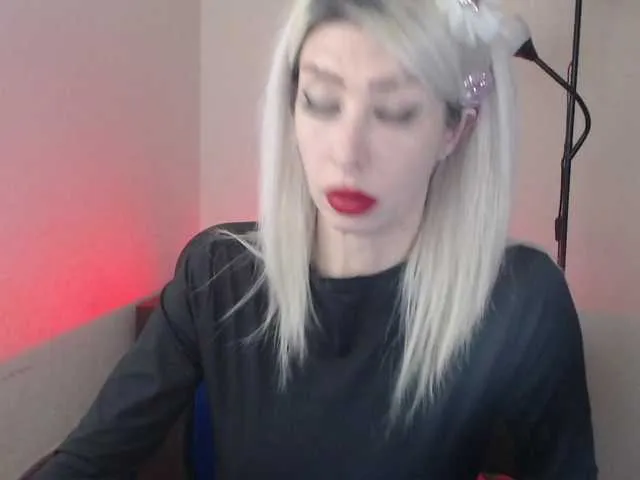 Live sex webcam photo for RoxySkyBlue #275871355