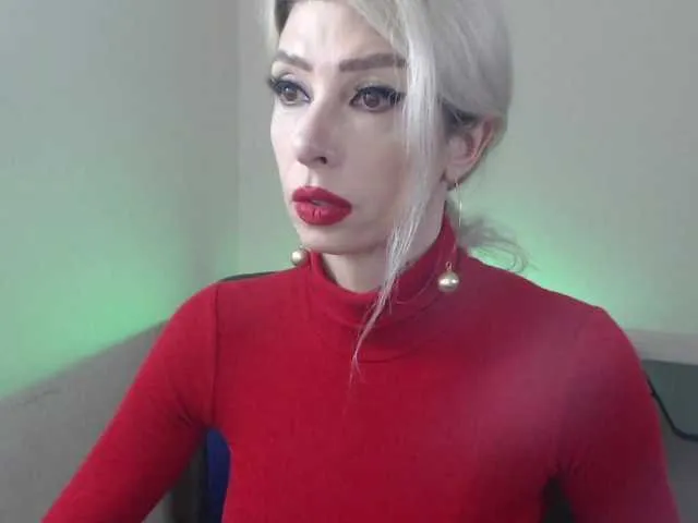 Live sex webcam photo for RoxySkyBlue #275949927