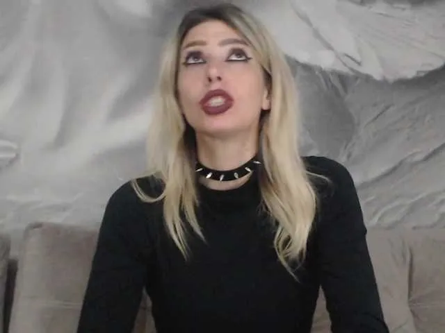 Live sex webcam photo for RoxySkyBlue #277949348