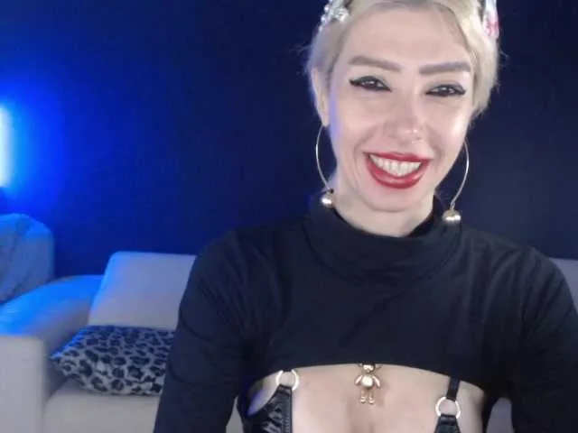 Live sex webcam photo for RoxySkyBlue #278114073