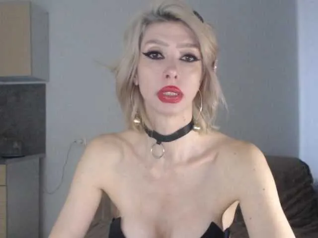 Live sex webcam photo for RoxySkyBlue #290013061