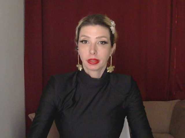 Live sex webcam photo for RoxySkyBlue #290951530