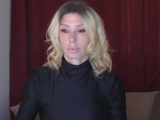 Live sex webcam photo for RoxySkyBlue #291104870