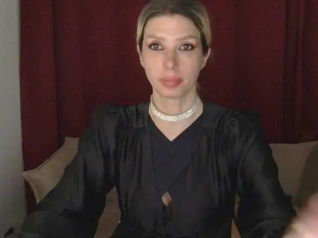 Live sex webcam photo for RoxySkyBlue #291133467