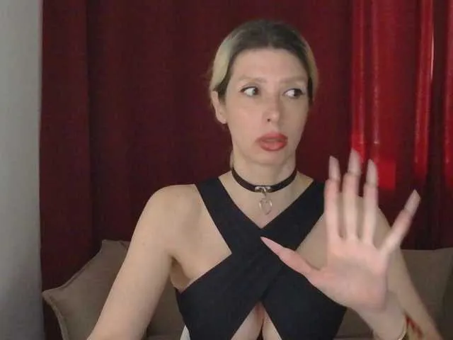 Live sex webcam photo for RoxySkyBlue #291137015