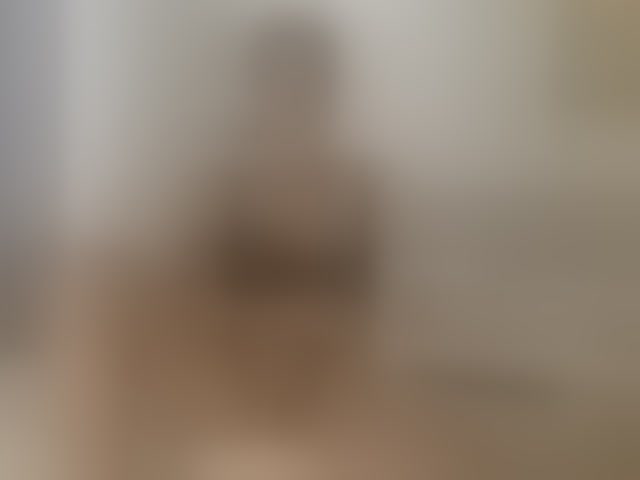 Live sex webcam photo for RoxySkyBlue #294131512