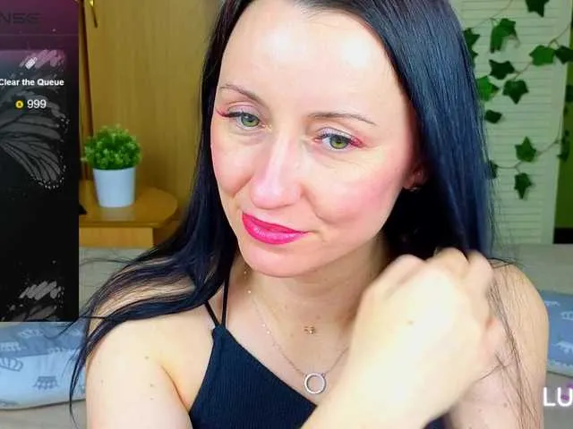 Live sex webcam photo for RoxyStar #290183904