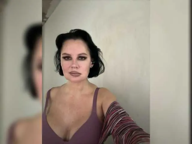 Live sex webcam photo for RoyalBreasts #277123368