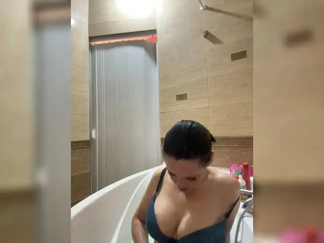 Live sex webcam photo for RoyalBreasts #293561017