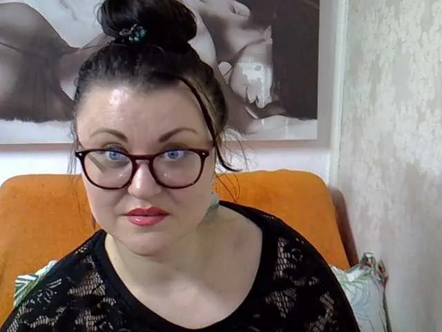 Live sex webcam photo for RoyalEyes #271976394