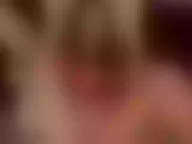 Live sex webcam photo for RoyalOnee #275646059