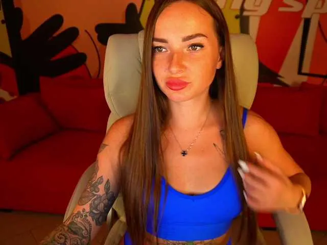 Live sex webcam photo for RoyalOnee #276149640