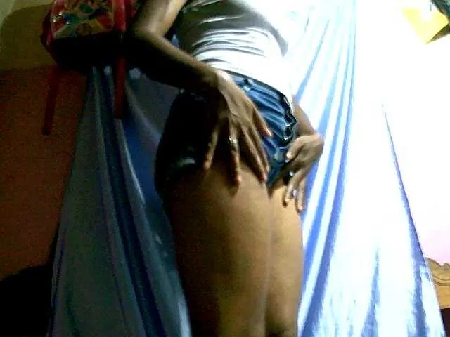 Live sex webcam photo for Royblackhot #290689240