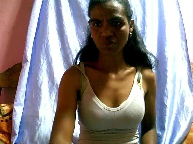 Live sex webcam photo for Royblackhot #290722892