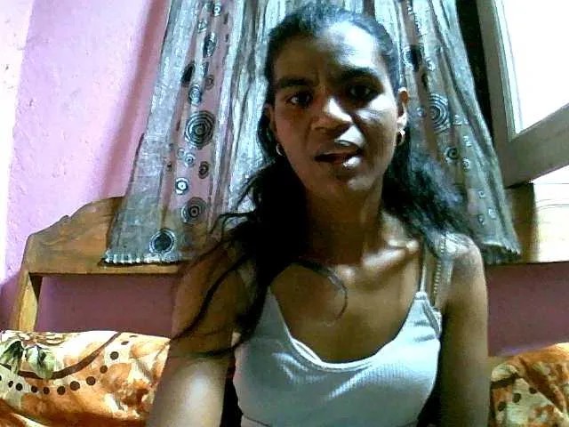 Live sex webcam photo for Royblackhot #290797646