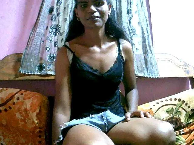 Live sex webcam photo for Royblackhot #290924157