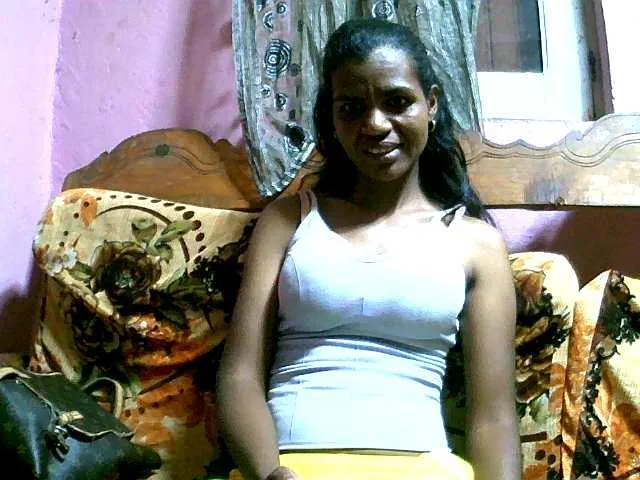 Live sex webcam photo for Royblackhot #290982851