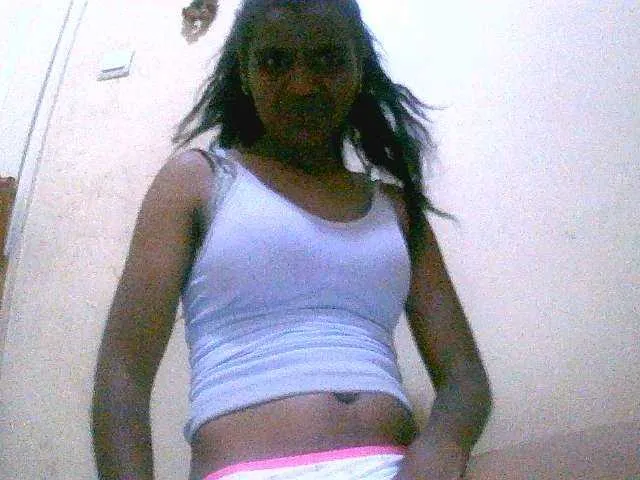 Live sex webcam photo for Royblackhot #291393297