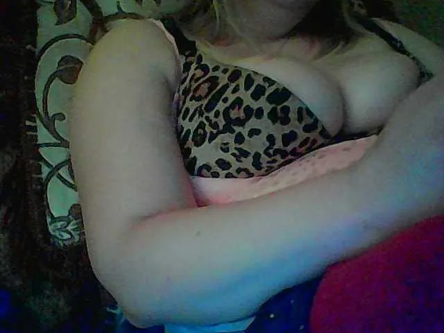 Live sex webcam photo for Rozarr #290273592