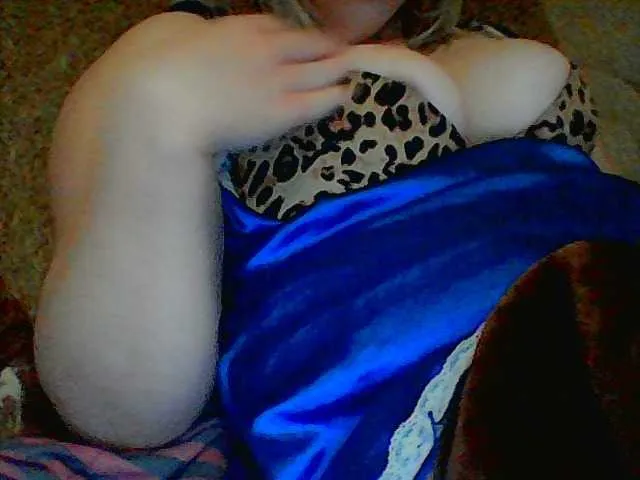 Live sex webcam photo for Rozarr #290282193