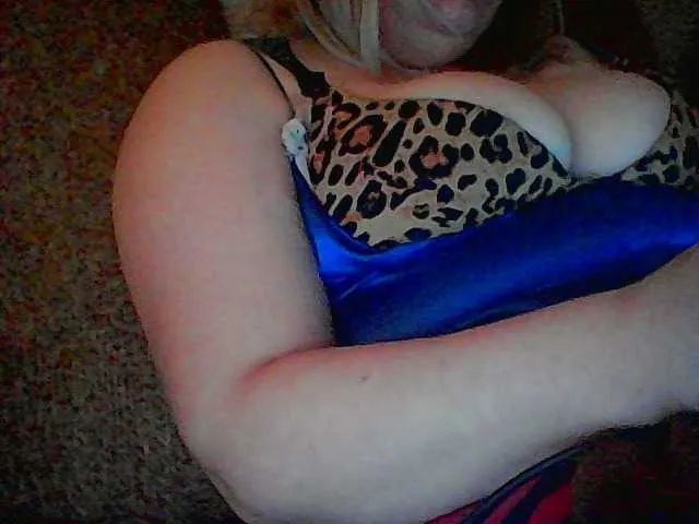 Live sex webcam photo for Rozarr #290292399