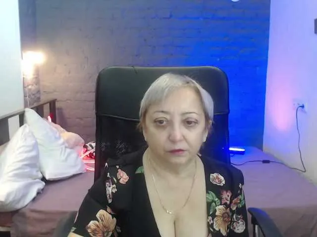 Live sex webcam photo for Roze-Lowful #272051317